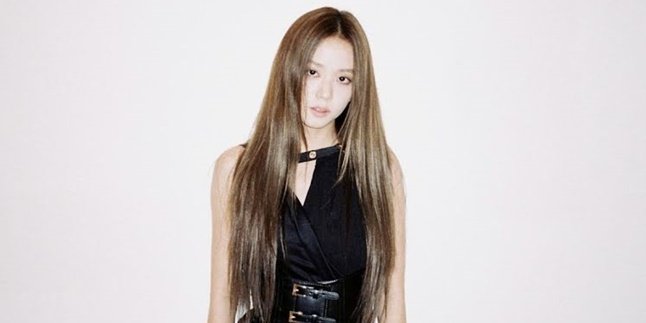 Jisoo BLACKPINK Looks Beautiful in a Black Mini Dress, Price Makes Wallet Scream