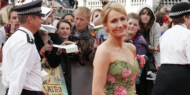 JK Rowling Geram Dumbledore Dikatakan Sebagai Karakter Gay JK Rowling Geram Dumbledore Dikatakan Sebagai Karakter Gay