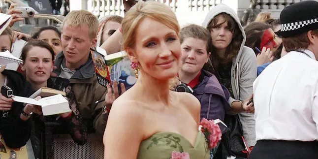 JK Rowling Filmkan 'Fantastic Beasts And Where To Find Them'