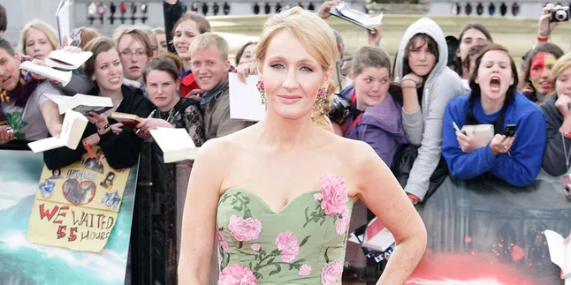 JK Rowling Ungkap Rahasia Twit Teka-Tekinya JK Rowling Ungkap Rahasia Twit Teka-Tekinya