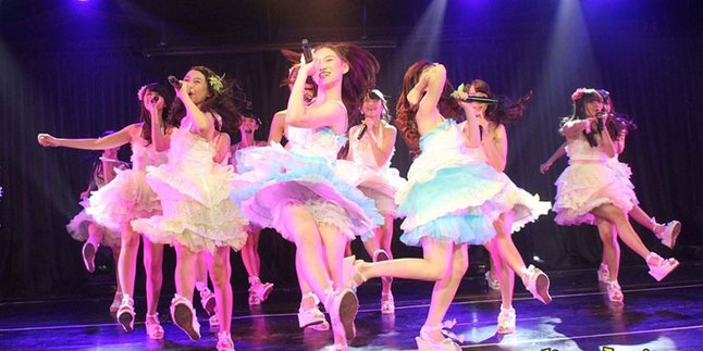 JKT48 Buka Konser 2nd Anniversary dengan 'Heavy Rotation'