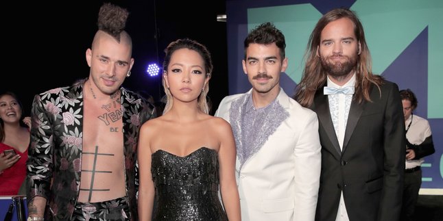 Joe Jonas Cuma Ingin Bersenang-Senang Bersama DNCE