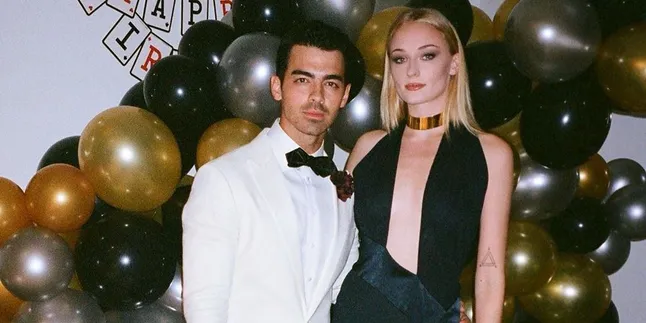 Joe Jonas Gelar Pesta Bertema 'James Bond' Untuk Rayakan Ultah Ke-30 Joe Jonas Gelar Pesta Bertema 'James Bond' Untuk Rayakan Ultah Ke-30