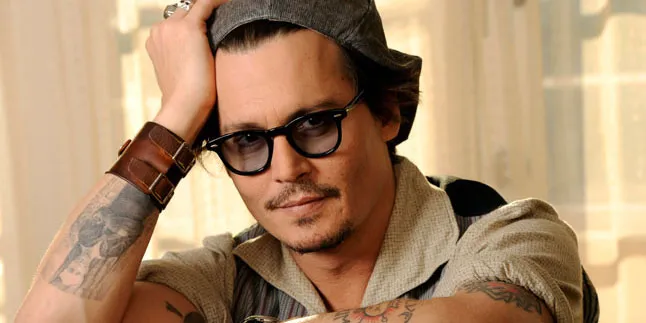 Johnny Deep Jadi Tamu Spesial Mengenang Johnny Ramone Johnny Deep Jadi Tamu Spesial Mengenang Johnny Ramone