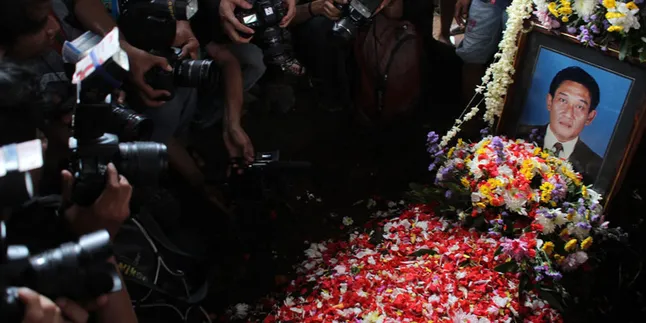 Jojon Tidak Meninggalkan Pesan Terakhir Kepada Sang Istri Jojon Tidak Meninggalkan Pesan Terakhir Kepada Sang Istri