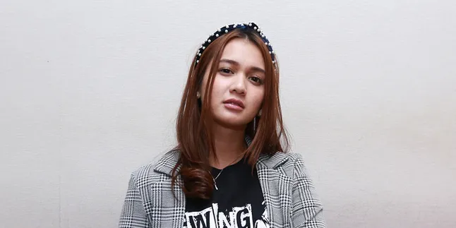Jomblo Setahun, Dea Annisa Mengaku Sedih Jomblo Setahun, Dea Annisa Mengaku Sedih
