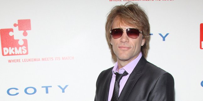 Jon Bon Jovi Antar Fans ke Depan Altar Pernikahan, So Sweet