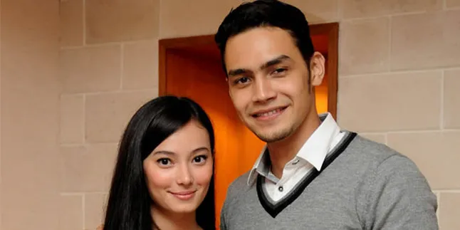 Jonas Rivanno Bangga Jadi Kekasih Asmirandah