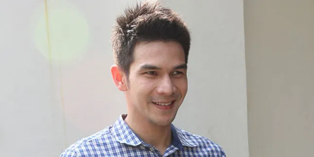 Jonathan Frizzy Nikah Tahun Ini? Jonathan Frizzy Nikah Tahun Ini?