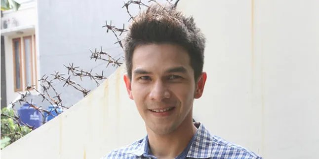 Jonathan Frizzy Gelar Resepsi Pernikahan Tertutup