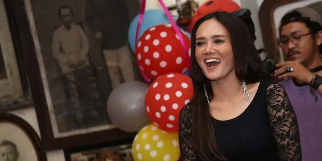 Jualan Ceker Pedas & Cilok Muncrat, Mulan Jameela Promo di Medsos