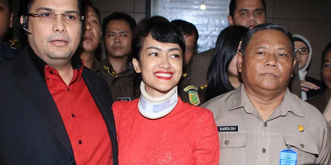 Julia Perez Akhirnya Dijenguk Ibunda