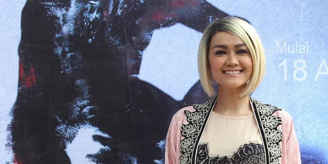 Julia Perez Bela Guru Yang Dipenjara Karena Cubit Muridnya
