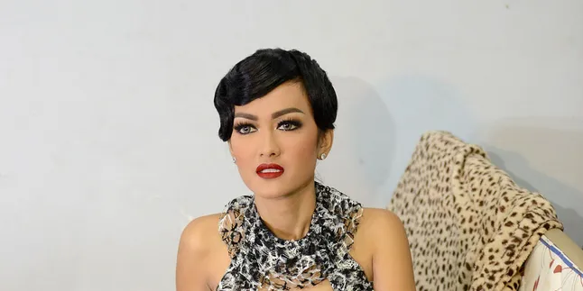 Julia Perez: Orang Boleh Pakai Nama Saya, Tapi Untuk Kebaikan Julia Perez: Orang Boleh Pakai Nama Saya, Tapi Untuk Kebaikan