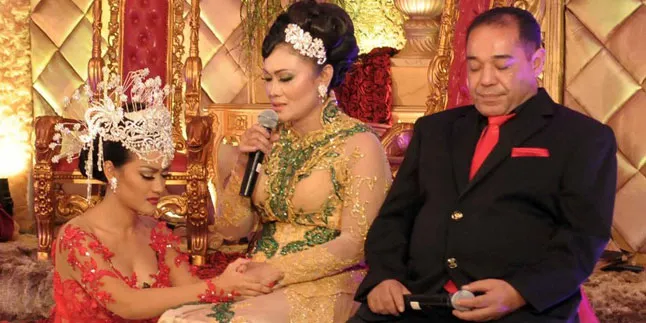 Julia Perez: Saya Rasakan Papa Hadir dan Tersenyum