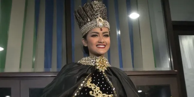 Julia Perez Sering Didatangi Kereta Kencana Nyi Roro Kidul Julia Perez Sering Didatangi Kereta Kencana Nyi Roro Kidul