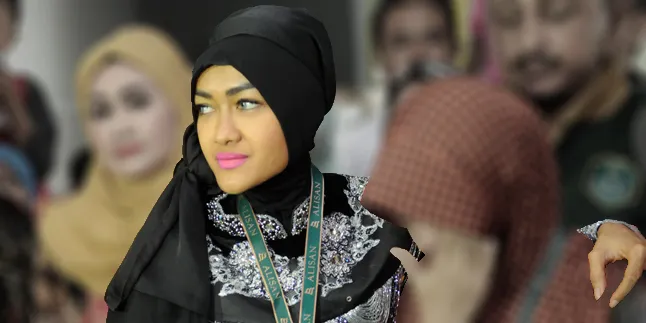 Julia Perez Tetap 'Menguatkan Hati' Meski Belum Punya Pasangan Julia Perez Tetap 'Menguatkan Hati' Meski Belum Punya Pasangan