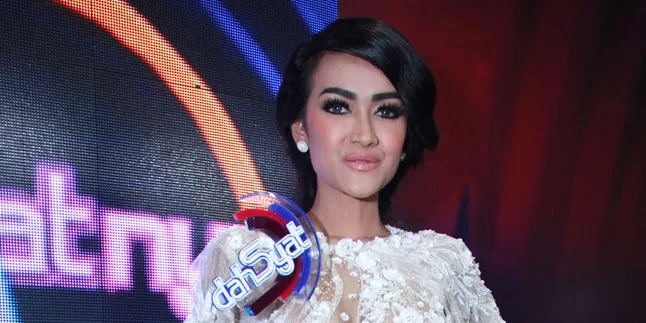 Julia Perez Tutup Mulut Soal Minta Cerai Dari Gaston Castano Julia Perez Tutup Mulut Soal Minta Cerai Dari Gaston Castano