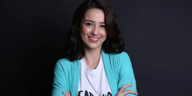 Julie Estelle Berharap 'HEADSHOT' Jadi Tuan Rumah di Indonesia Julie Estelle Berharap 'HEADSHOT' Jadi Tuan Rumah di Indonesia
