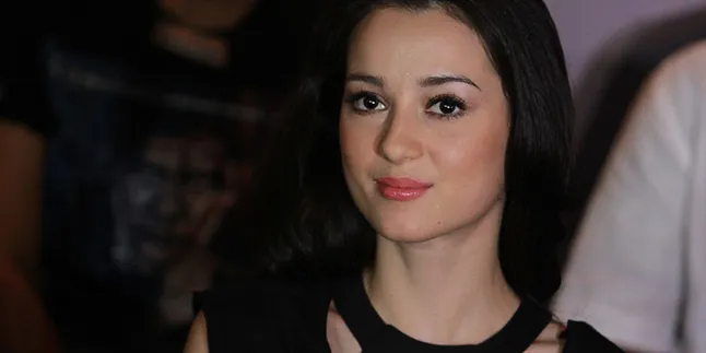 Julie Estelle Rela Lebam-Lebam Untuk 'THE RAID 2' Julie Estelle Rela Lebam-Lebam Untuk 'THE RAID 2'