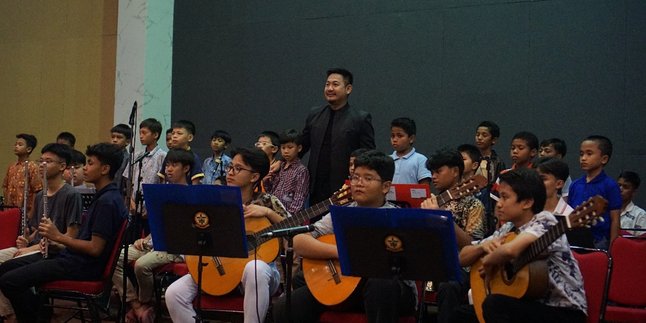 Julius Firdaus Realizes the Dreams of Orphanage Children at Vincentius Through Music and a New Ensemble