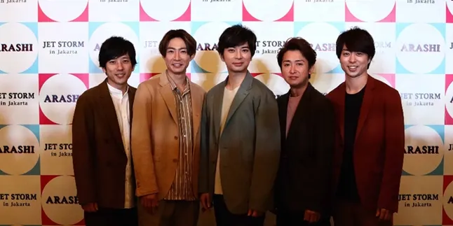 Jumpa Pers Pertama Arashi di Jakarta, Diserbu Ratusan Fans!