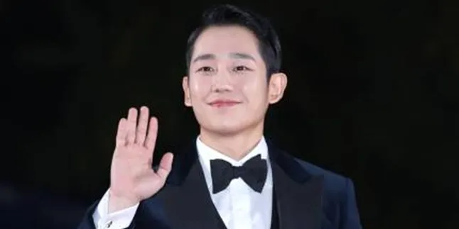 Jung Hae In Bicarakan Tipe Wanita Ideal Dengan 'Kembaran' Jung Hae In Bicarakan Tipe Wanita Ideal Dengan 'Kembaran'