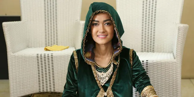 Julia Perez Berbagi Momen Keceriaannya Jelang Operasi Julia Perez Berbagi Momen Keceriaannya Jelang Operasi