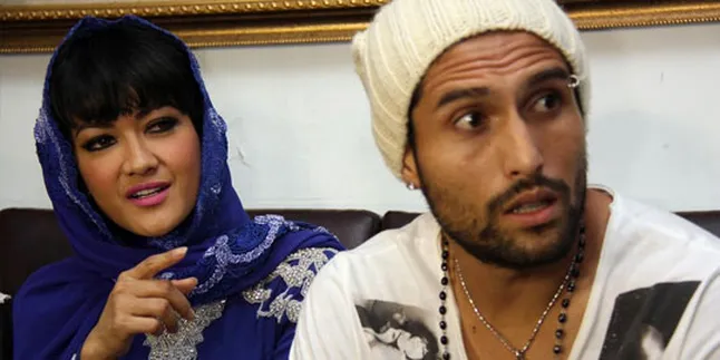 Jupe Menangis di Atas Panggung !nsert Anniversary 9th