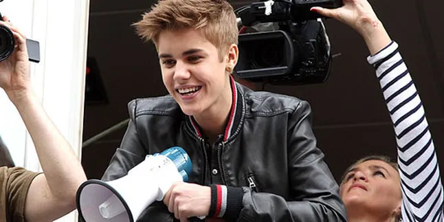 Justin Bieber Akan Rilis Album Akustik?