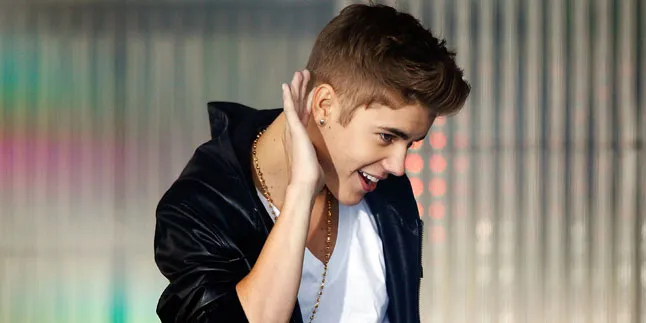 Justin Bieber, Bawa Anak Kecil ke Klub Malam?