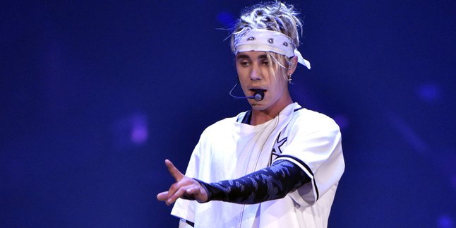 Justin Bieber 'Bersaing Dengan Dirinya Sendiri' di Chart Inggris