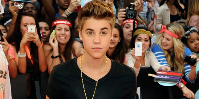 Justin Bieber Punya Ksatria Pelindung di Tangannya