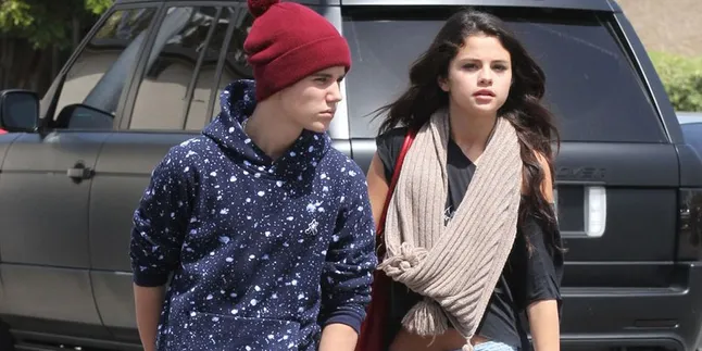 Justin Bieber - Selena Gomez Juri American Idol Musim Depan?