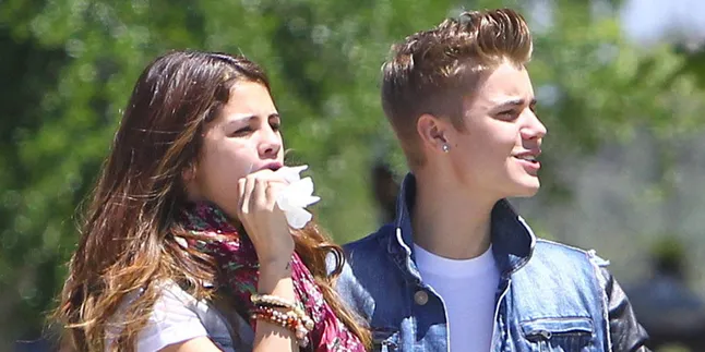 Justin Bieber - Selena Gomez Kencan Romantis di Atas Kuda Justin Bieber - Selena Gomez Kencan Romantis di Atas Kuda