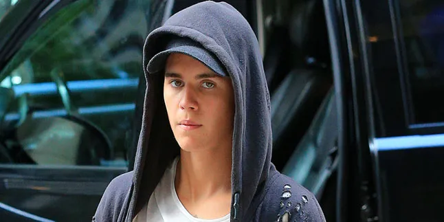 Justin Bieber Traktir Orang Asing Untuk Bermain Dengannya Justin Bieber Traktir Orang Asing Untuk Bermain Dengannya