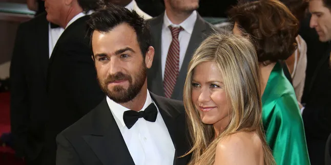 Justin Theroux - Jennifer Aniston Bakal Menikah di Laut? Justin Theroux - Jennifer Aniston Bakal Menikah di Laut?