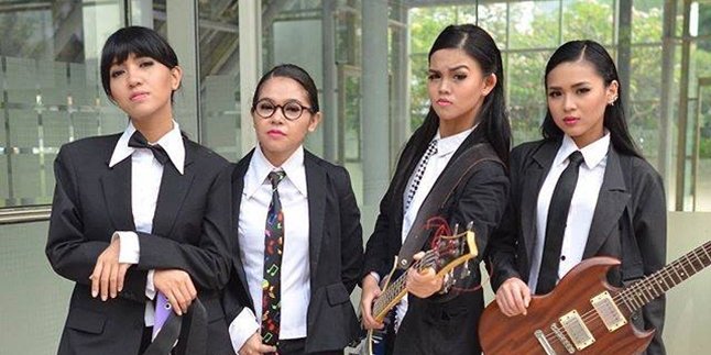 Juwita Band Mash Up 4 Lagu Hits The Beatles Dengan Rasa Rock