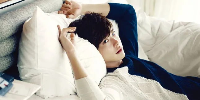 Kado Tergila! Fans Beri Hutan dan Bintang di Ultah Lee Jong Suk