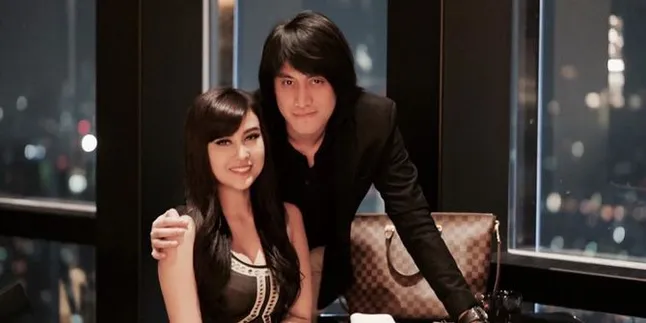 Kaget Dilamar, Pacar Kevin Aprilio Nangis Lebay Sampai Tak Bisa Kontrol Muka Kaget Dilamar, Pacar Kevin Aprilio Nangis Lebay Sampai Tak Bisa Kontrol Muka