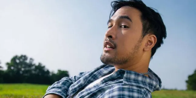Kagum Terhadap Pasangannya, Adrian Khalif Rilis Single yang Berjudul MENAWAN