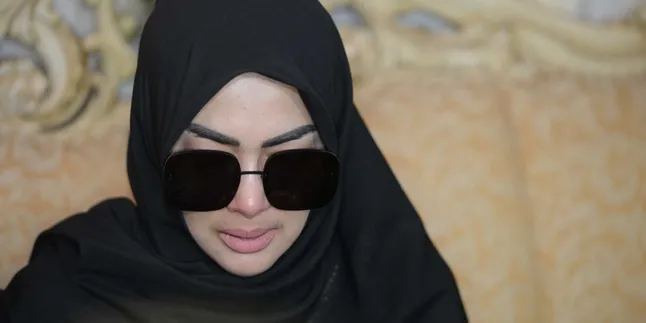 Kakak Syahrini Ingatkan Untuk Hijrah dan Tinggalkan Dunia Hiburan Sebelum Meninggal