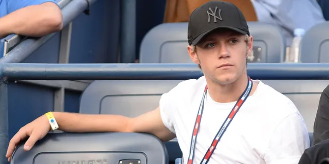 Kaki Patah Jelang Konser, Niall Horan Tak Tahu Penyebab Utamanya