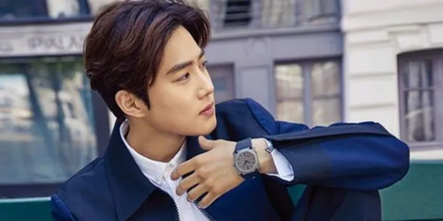 Kaki Terlalu Putih, Suho EXO Dikira Pakai Stoking