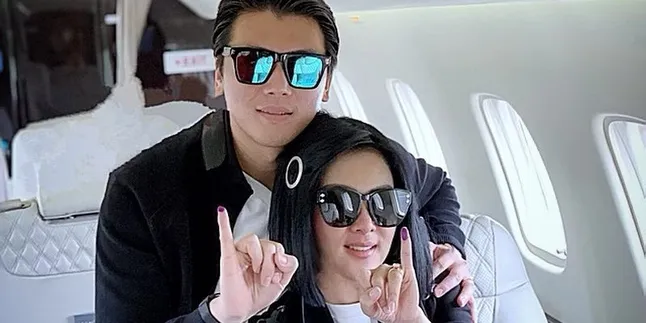 Kaki Tertimpa Lemari, Syahrini Periksa ke Dokter Naik Jet Pribadi?