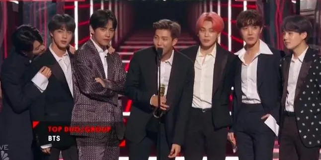 Kalahkan Maroon 5, BTS Jadi Artis Korea Pertama Pemenang Top Duo/Group di BBMAs Kalahkan Maroon 5, BTS Jadi Artis Korea Pertama Pemenang Top Duo/Group di BBMAs