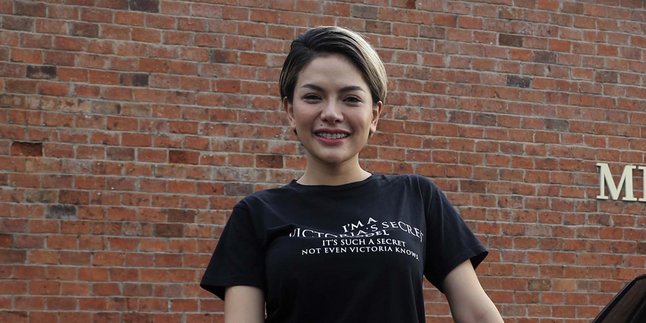 When Flooded with Endorsement Offers, Nikita Mirzani Can Earn Rp 1.8 Billion in Two Days