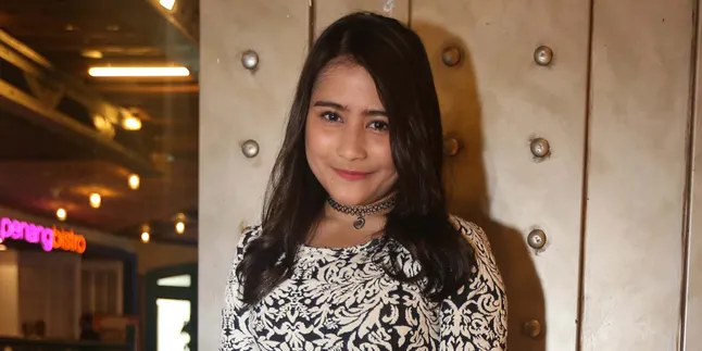 Kalau Pakai Hijab, Wajah Prilly Latuconsina Bakal Mirip ... Kalau Pakai Hijab, Wajah Prilly Latuconsina Bakal Mirip ...