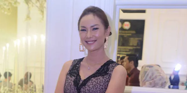 Kalina Ocktaranny Sudah Anggap Pacar Deddy Corbuzier Sebagai Adik Kalina Ocktaranny Sudah Anggap Pacar Deddy Corbuzier Sebagai Adik