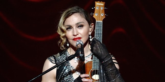 Kangen Anak Lelakinya, Madonna Hanya Bisa Persembahkan Lagu Saja